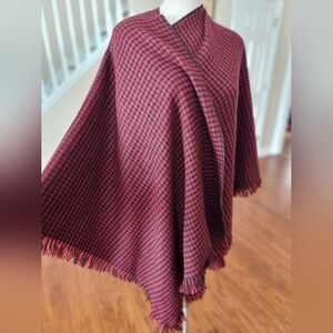 NWT! Accessory Street Houndstooth Wrap Shawl